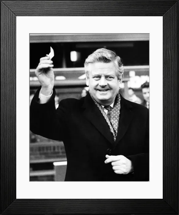 Framed Print : Phil Carter, Everton Chairman. 18th January 1987 Framed Print : Phil Carter, Everton Chairman. 18th January 1987
