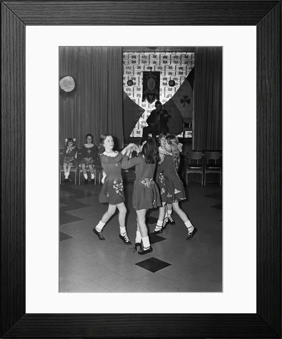 Framed Print : St Patricks Day in Teesside, Girls dancing to Irish folk music Framed Print : St Patricks Day in Teesside, Girls dancing to Irish folk music