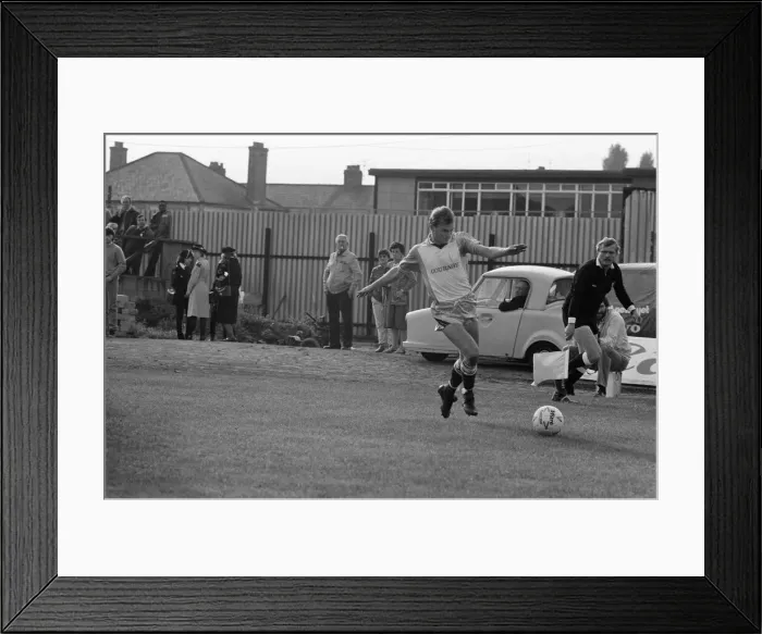 Framed Print : Newport 0-2 Reading, Division Three league match at Rodney Parade Framed Print : Newport 0-2 Reading, Division Three league match at Rodney Parade
