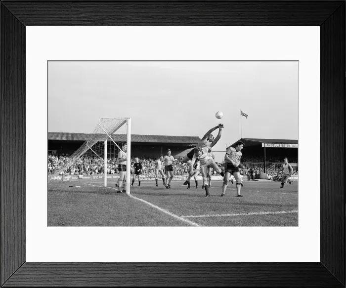 Framed Print : Newport 0-2 Reading, Division Three league match at Rodney Parade