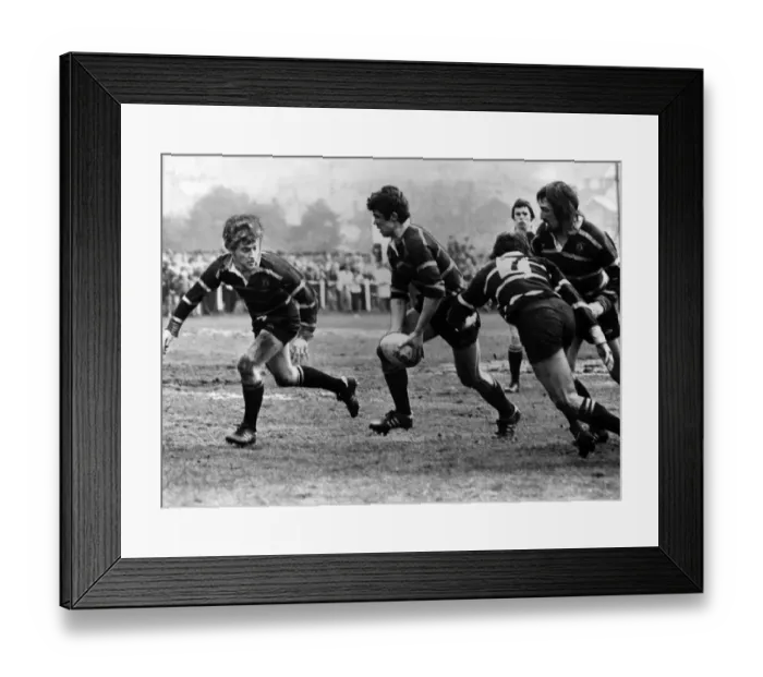 Framed Print : John Thomas, Maesteg RFU No 8, on the break, with scrum half Leighton O