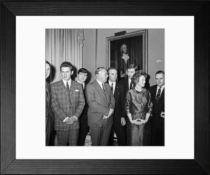 Framed Print : Cocktail party held for sports personalities by the Prime Minister Harold Wilson at 10