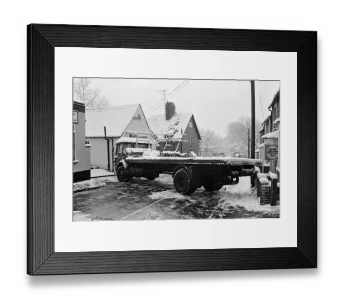 Framed Print : Snow scenes in Reading. 6th February 1986 Framed Print : Snow scenes in Reading. 6th February 1986