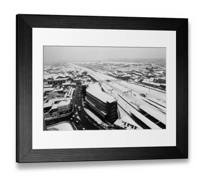 Framed Print : Snow scenes in Reading, Berkshire, seen from Western Tower. December 1981 Framed Print : Snow scenes in Reading, Berkshire, seen from Western Tower. December 1981