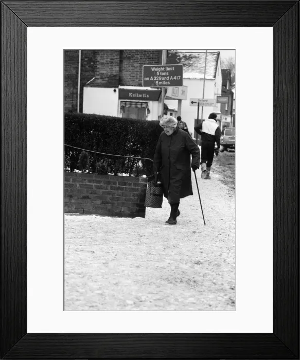 Framed Print : Snow in Berkshire. 15th January 1987 Framed Print : Snow in Berkshire. 15th January 1987