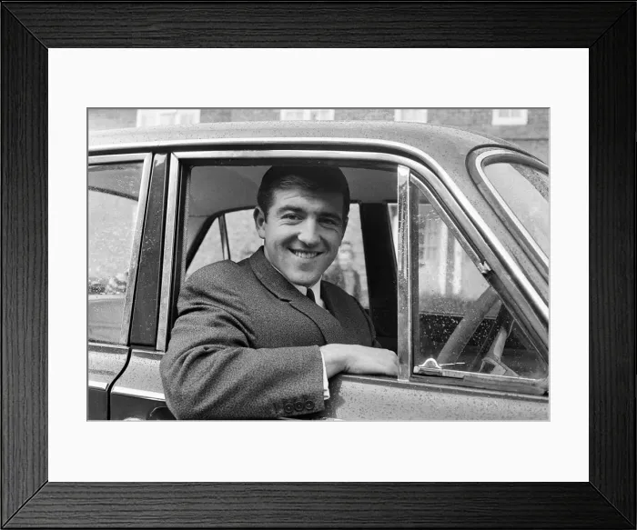 Framed Print : Footballer Terry Venables on his way to work using public transport in London Framed Print : Footballer Terry Venables on his way to work using public transport in London