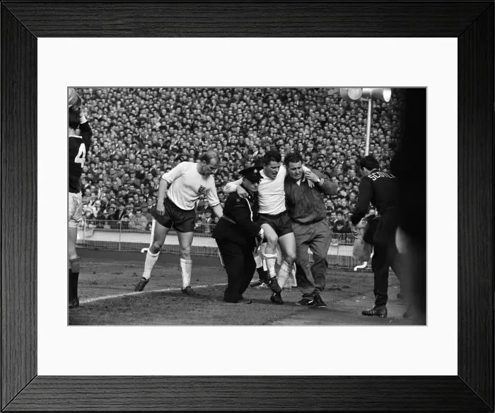 Framed Print : Home International Championship match at Wembley Stadium. England 2 v Scotland 2 Framed Print : Home International Championship match at Wembley Stadium. England 2 v Scotland 2