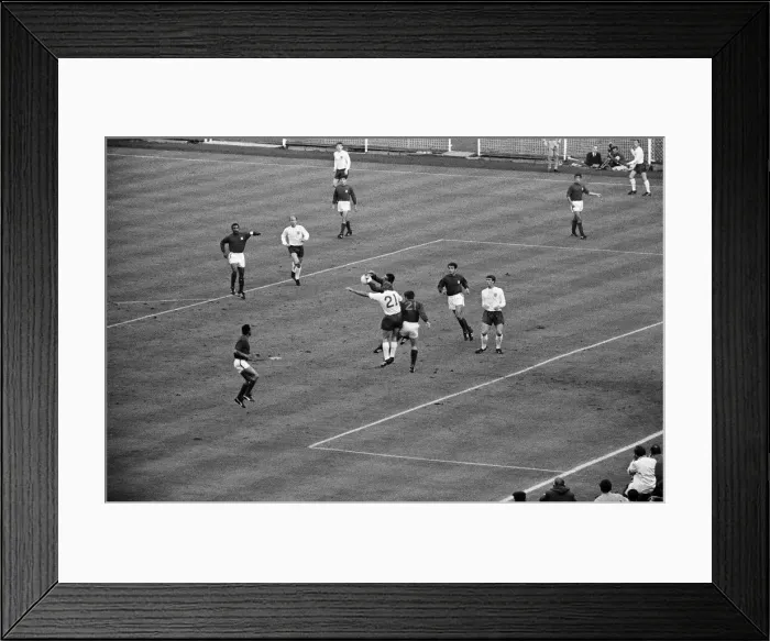 Framed Print : 1966 World Cup Semi Final at Wembley Stadium. England 2 v Portugal 1