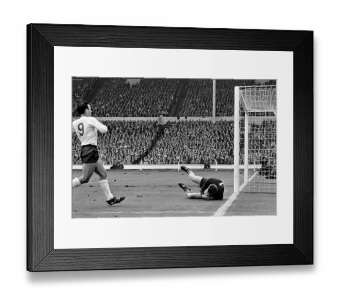 Framed Print : International Friendly football match at Wembley Stadium. England 1 v Hungary 0 Framed Print : International Friendly football match at Wembley Stadium. England 1 v Hungary 0