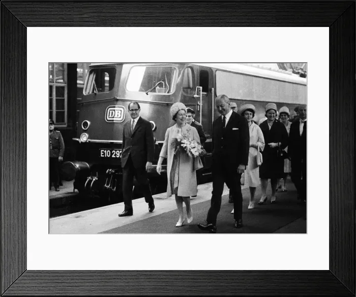 Framed Print : Queen Elizabeth II, during her visit to West Germany. Pictured at Schwabish Hall Framed Print : Queen Elizabeth II, during her visit to West Germany. Pictured at Schwabish Hall