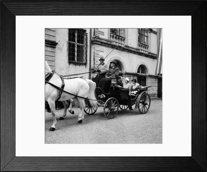 Framed Print : The Queen during her visit to West Germany. Pictured at Schloss Salem Framed Print : The Queen during her visit to West Germany. Pictured at Schloss Salem
