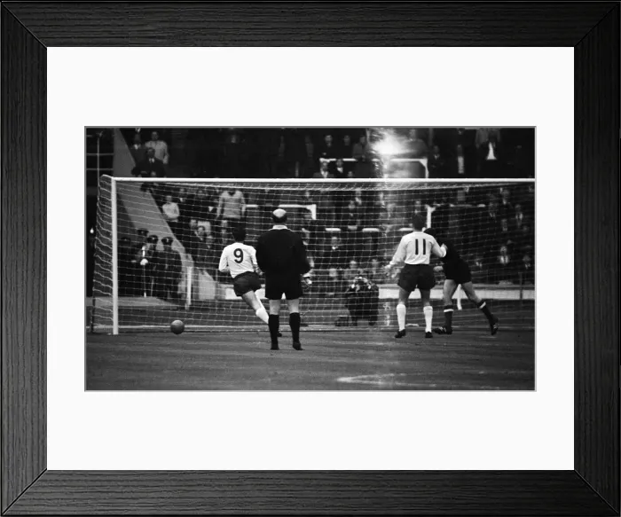 Framed Print : International Friendly football match at Wembley Stadium. England 1 v Hungary 0 Framed Print : International Friendly football match at Wembley Stadium. England 1 v Hungary 0
