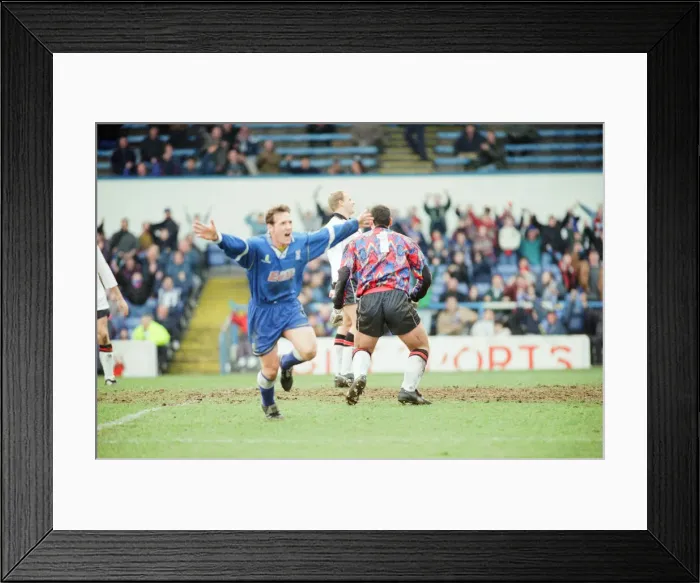 Framed Print : Cardiff 1-4 Fulham, League Division 3 match at Cardiff City Stadium Framed Print : Cardiff 1-4 Fulham, League Division 3 match at Cardiff City Stadium