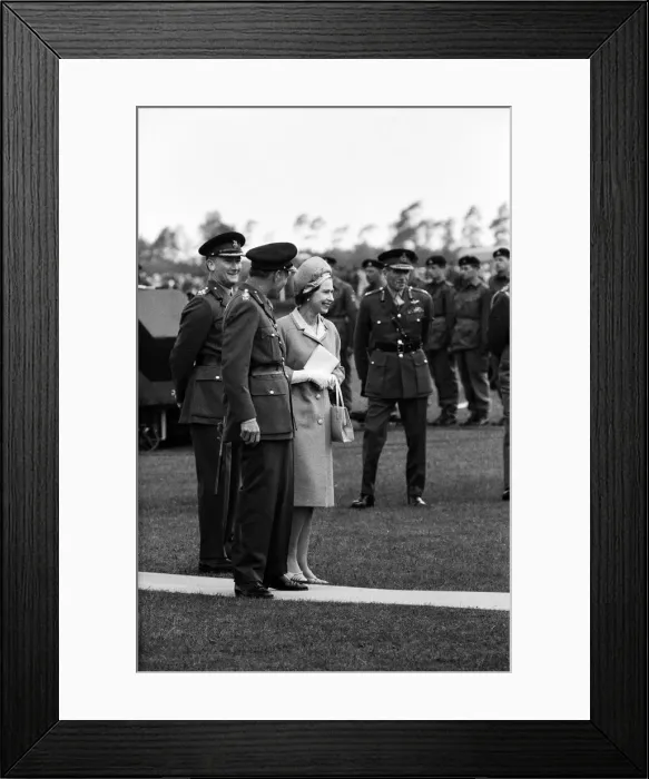Framed Print : Queen Elizabeth II, during her visit to West Germany. Pictured in Dusseldorf