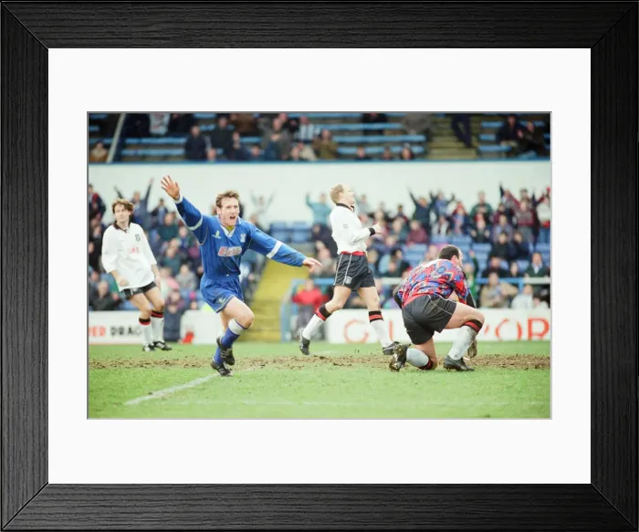 Framed Print : Cardiff 1-4 Fulham, League Division 3 match at Cardiff City Stadium Framed Print : Cardiff 1-4 Fulham, League Division 3 match at Cardiff City Stadium