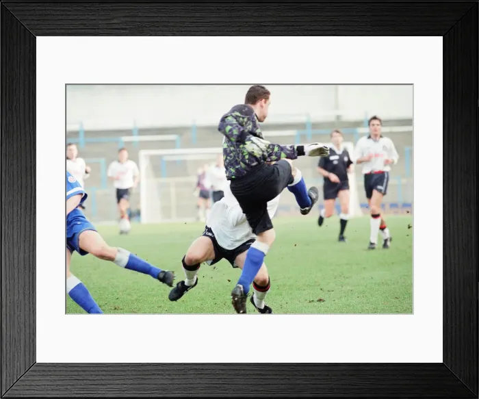 Framed Print : Cardiff 1-4 Fulham, League Division 3 match at Cardiff City Stadium Framed Print : Cardiff 1-4 Fulham, League Division 3 match at Cardiff City Stadium