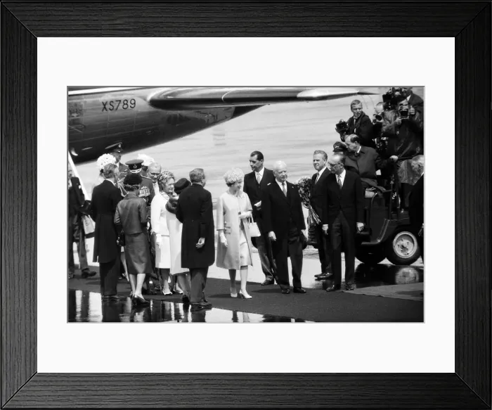 Framed Print : The Queen arriving at Cologne Airport, West Germany, pictured with the President of Framed Print : The Queen arriving at Cologne Airport, West Germany, pictured with the President of
