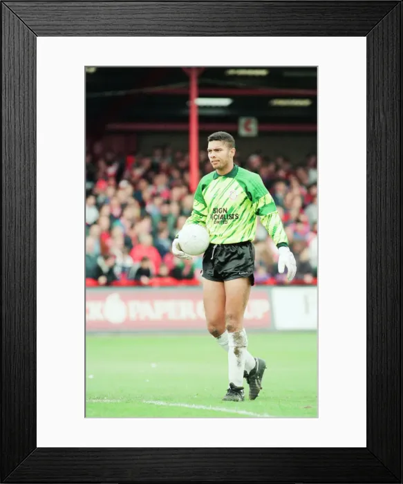 Framed Print : Mark Gayle, Walsall Goalkeeper, in action, v Crewe Alexander, 16th May 1993 Framed Print : Mark Gayle, Walsall Goalkeeper, in action, v Crewe Alexander, 16th May 1993