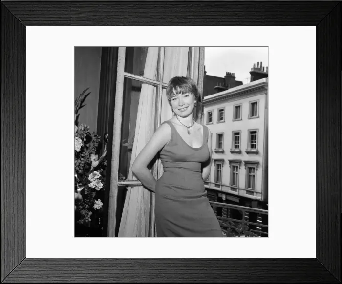 Framed Print : Shirley MacLaine, pictured in her room at Claridges Hotel in London Framed Print : Shirley MacLaine, pictured in her room at Claridges Hotel in London