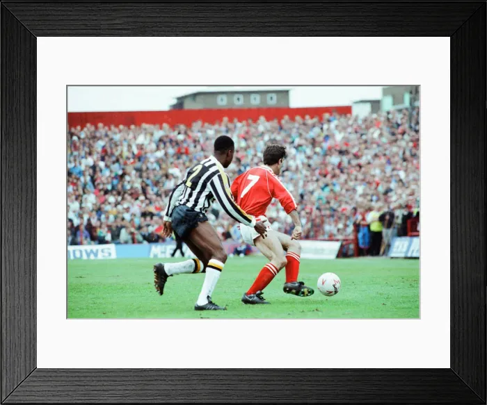 Framed Print : Middlesbrough 1-1 Notts County, League Division Two Play Off 1st Leg match at Ayresome Framed Print : Middlesbrough 1-1 Notts County, League Division Two Play Off 1st Leg match at Ayresome