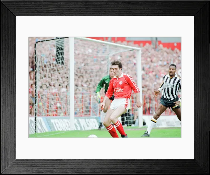Framed Print : Middlesbrough 1-1 Notts County, League Division Two Play Off 1st Leg match at Ayresome Framed Print : Middlesbrough 1-1 Notts County, League Division Two Play Off 1st Leg match at Ayresome