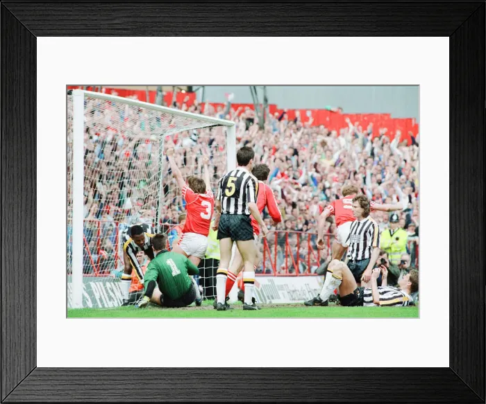 Framed Print : Middlesbrough 1-1 Notts County, League Division Two Play Off 1st Leg match at Ayresome Framed Print : Middlesbrough 1-1 Notts County, League Division Two Play Off 1st Leg match at Ayresome