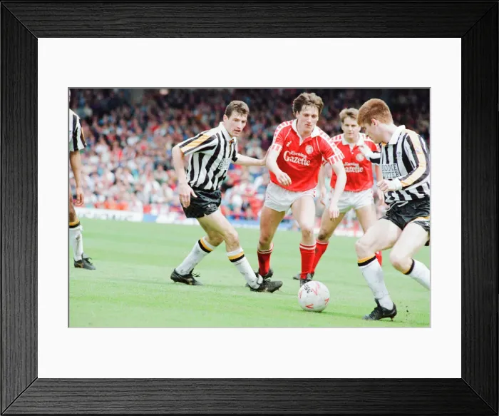 Framed Print : Middlesbrough 1-1 Notts County, League Division Two Play Off 1st Leg match at Ayresome Framed Print : Middlesbrough 1-1 Notts County, League Division Two Play Off 1st Leg match at Ayresome