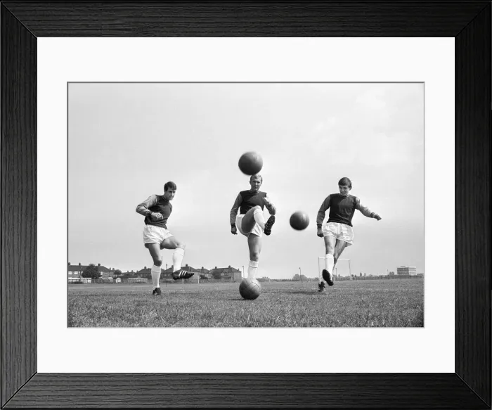 Framed Print : West Hams England world cup winning trio Bobby Moore Framed Print : West Hams England world cup winning trio Bobby Moore
