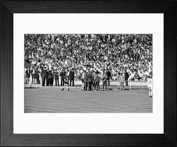 Framed Print : World Cup Quarter Final match at Wembley Stadium. England 1 v Argentina 0 Framed Print : World Cup Quarter Final match at Wembley Stadium. England 1 v Argentina 0