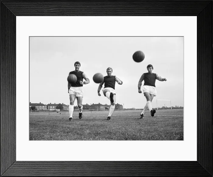 Framed Print : West Hams England World cup winning trio Bobby Moore Framed Print : West Hams England World cup winning trio Bobby Moore