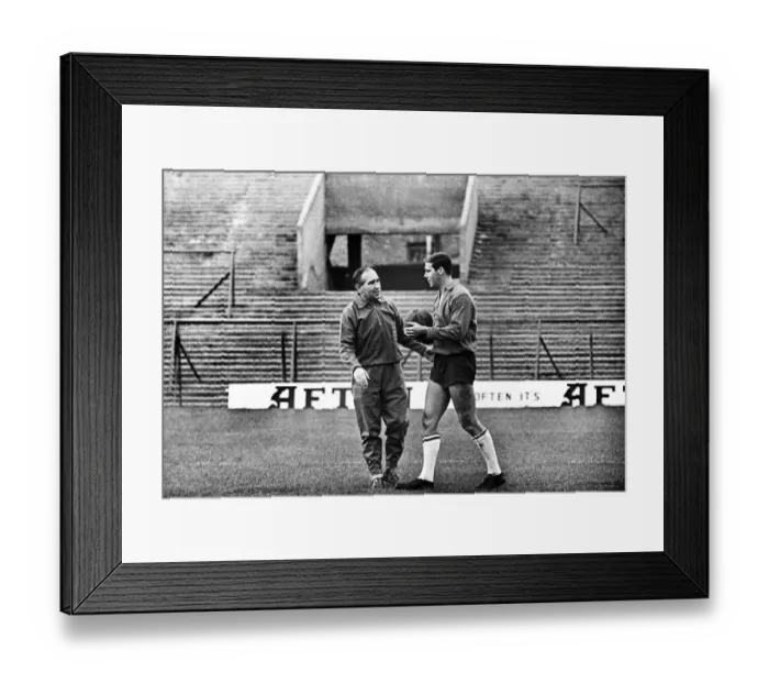 Framed Print : England football league side team training session in Dublin