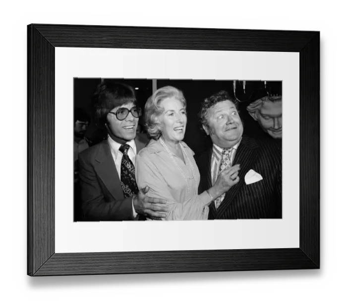 Framed Print : The Variety Club Lunch tribute to Dame Vera Lynn, held at the Savoy