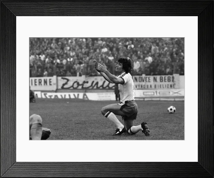 Framed Print : Kevin Keegan goes down on his knees, but his prayers were not answered