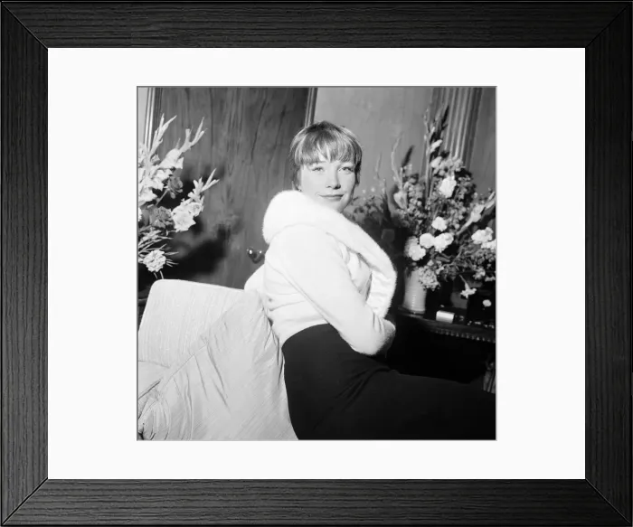 Framed Print : Shirley MacLaine, pictured in her room at Claridges Hotel in London Framed Print : Shirley MacLaine, pictured in her room at Claridges Hotel in London