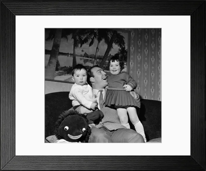 Framed Print : Tottenham Hotspur and England footballer Jimmy Greaves pictured with his two children Framed Print : Tottenham Hotspur and England footballer Jimmy Greaves pictured with his two children