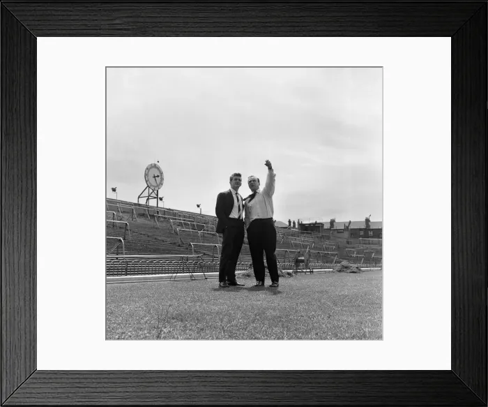 Framed Print : Footballer Joe Barker with Arsenal manager Billy Wright as he joins the club from Torino Framed Print : Footballer Joe Barker with Arsenal manager Billy Wright as he joins the club from Torino