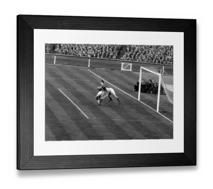 Framed Print : Aston Villa 2-1 Manchester United, FA Cup Final 1957, Wembley Stadium Framed Print : Aston Villa 2-1 Manchester United, FA Cup Final 1957, Wembley Stadium