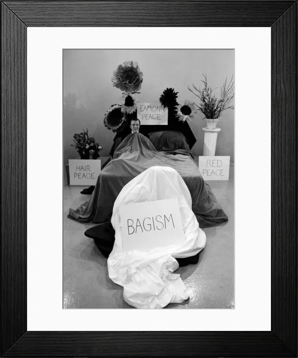 Framed Print : John Lennon and Yoko Ono appear on Thames Televisions Today