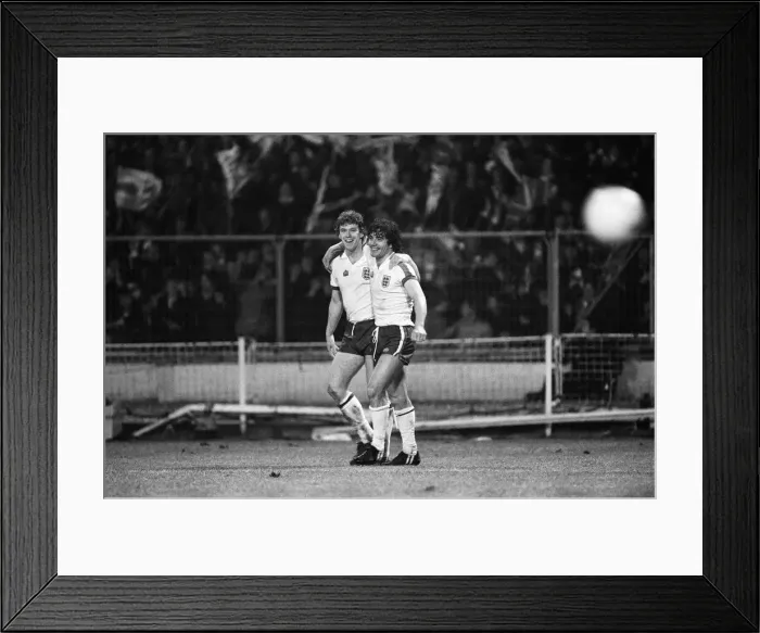 Framed Print : Tony Woodcock and Kevin Keegan during England v Republic of Ireland Framed Print : Tony Woodcock and Kevin Keegan during England v Republic of Ireland