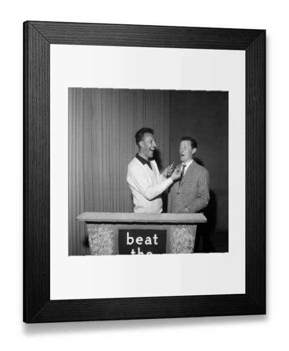 Framed Print : The new compere of the Sunday Night at the London Palladium show, Don Arrol
