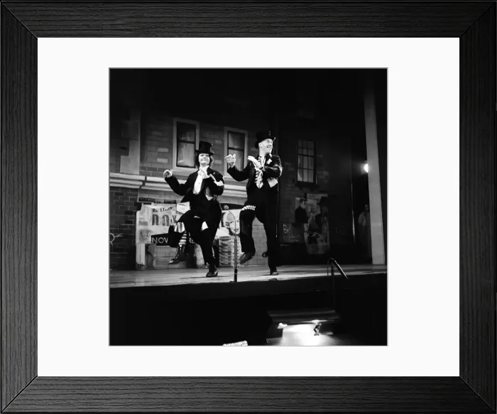 Framed Print : Margaret Lockwood and Bruce Forsyth performing the song A couple of Swells