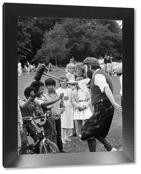 Fete Geoffrey Field Junior School, Exbourne Rd, Reading, West Berkshire, June 1985