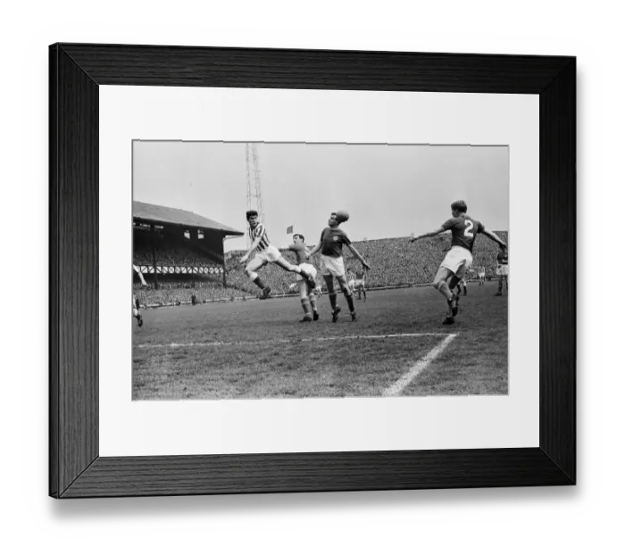 Framed Print : Sunderland 0 v Chelsea, 1 Old League Division Two match at Roker Park Framed Print : Sunderland 0 v Chelsea, 1 Old League Division Two match at Roker Park