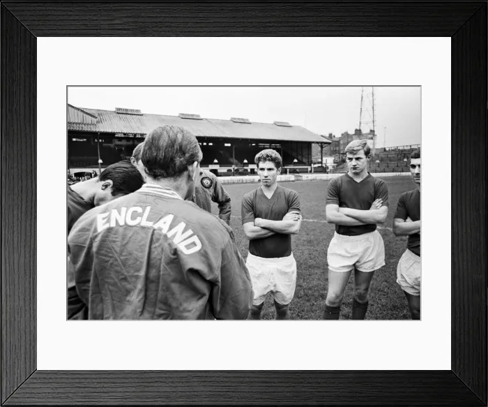 Framed Print : England team training session at Stamford Bridge ahead of their upcoming international Framed Print : England team training session at Stamford Bridge ahead of their upcoming international