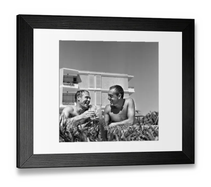 Framed Print : Footballer Ray Wilson takes a holiday in Majorca with his family after his transfer Framed Print : Footballer Ray Wilson takes a holiday in Majorca with his family after his transfer