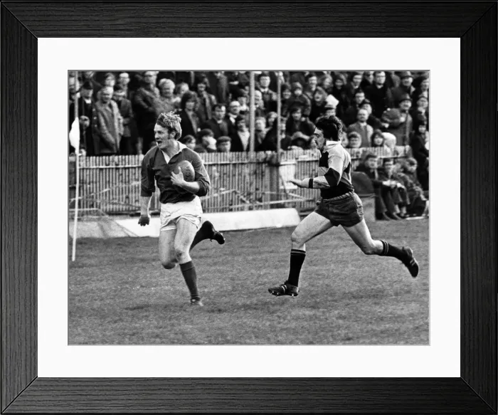 Framed Print : Roy Mathias, Llanelli Rugby Union Player, chased by Keith James of Newport