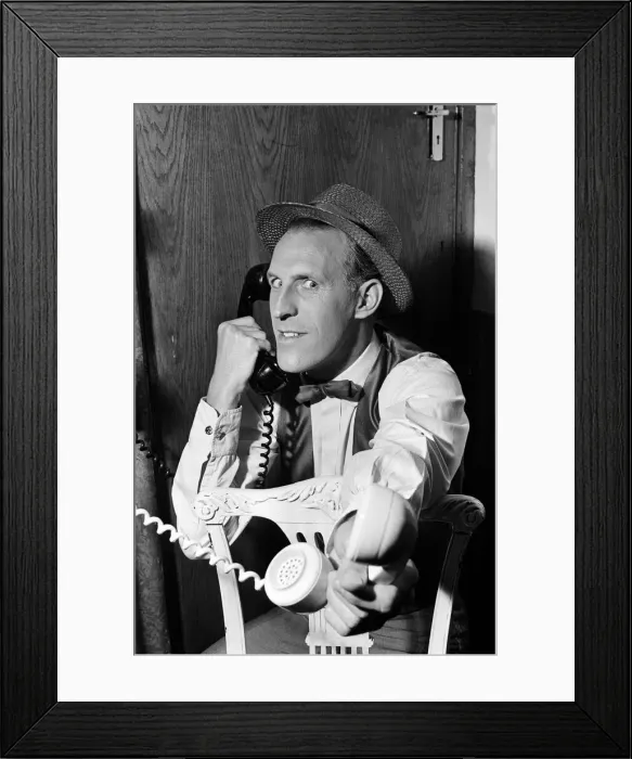 Framed Print : Bruce Forsyth in his dressing room at the London Palladium. 24th July 1962 Framed Print : Bruce Forsyth in his dressing room at the London Palladium. 24th July 1962