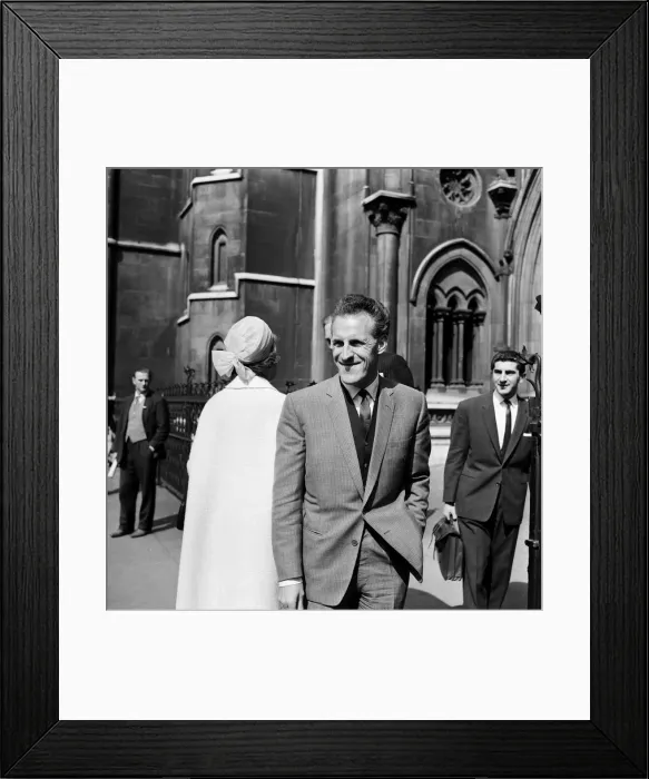 Framed Print : Television presenter Bruce Forsyth outside the High Court after coming to an agreement