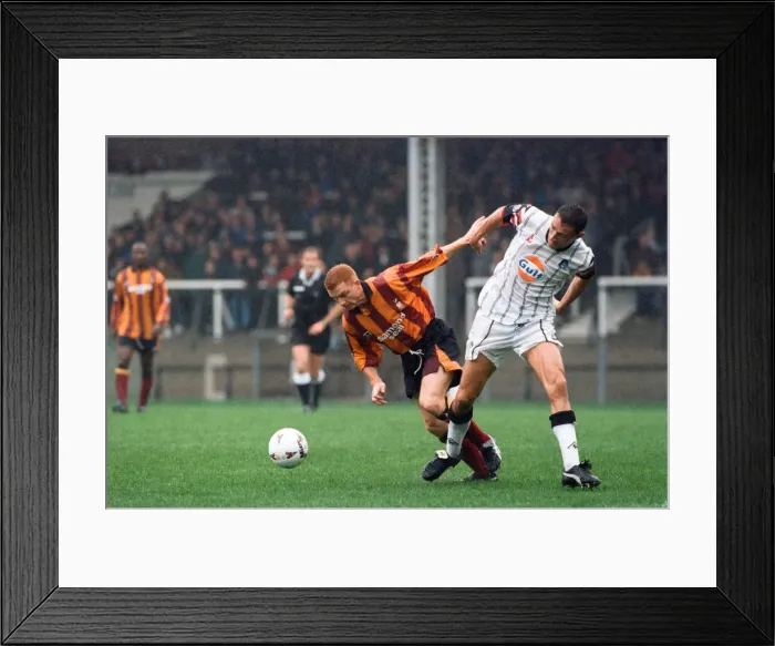 Framed Print : Swansea 2 - 0 Bradford, League Division Two match held at Vetch Field. 7th October 1995 Framed Print : Swansea 2 - 0 Bradford, League Division Two match held at Vetch Field. 7th October 1995