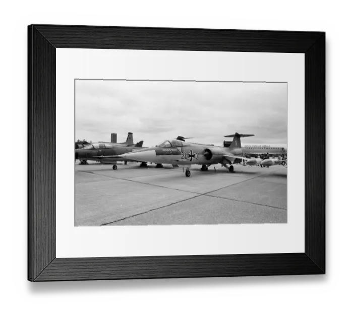 Framed Print : RAF Greenham Common, Air Show, Berkshire, June 1980 Framed Print : RAF Greenham Common, Air Show, Berkshire, June 1980